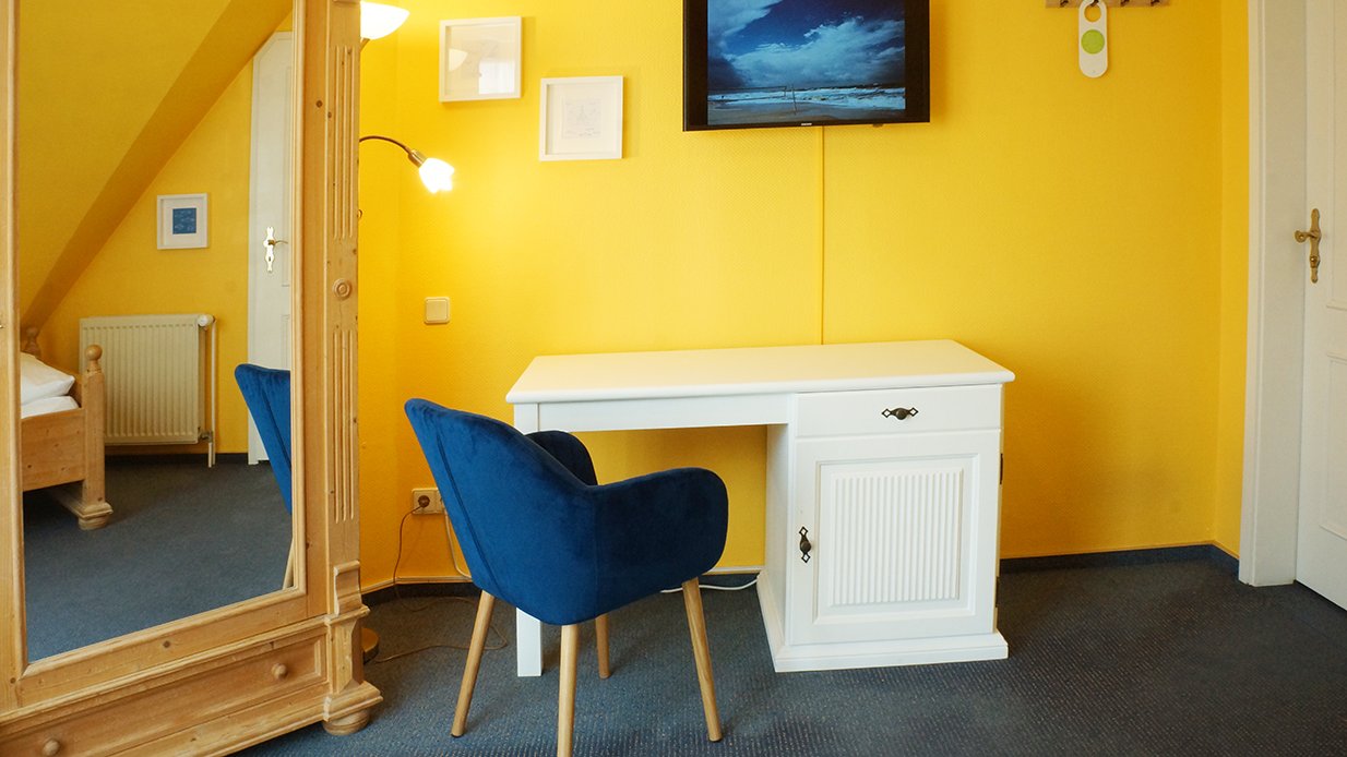 Einzelzimmer Haus Klassik EZ im 1. Stock mit Balkon Einzelzimmer Haus Klassik EZ im 1. Stock mit Balkon
